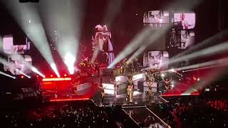 Robbie Williams - Hey Wow Yeah Yeah &amp; Let Me Entertain You (Live @Ziggo Dome Amsterdam 29-01-2023)