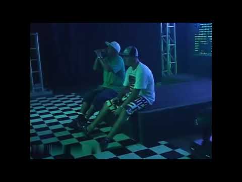 14. MC's Vina e Fandangos - É o bonde da Quiksilver (DVD - Os melhores do FUNK)