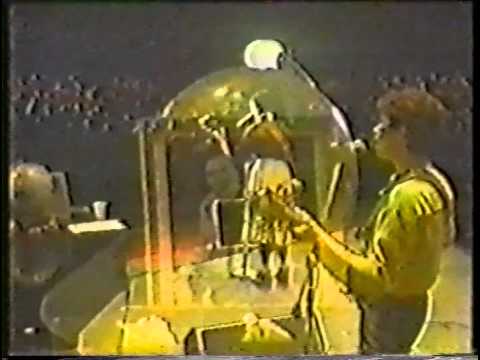 k.d.lang & The Reclines - I Fall To Pieces ( live 1985 )