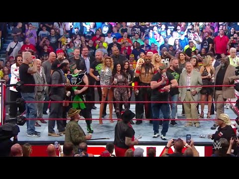 Stone Cold regresa a Raw con Las Leyendas de WWE - WWE Raw 22/07/2019 (En Español)