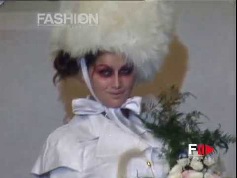 "Vivienne Westwood" Autumn Winter 1996 1997 Paris 6 of 6 pret a porter woman by FashionChannel