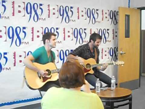KRIS ALLEN performs Vision of Love at B98.5 in Little Rock, AR