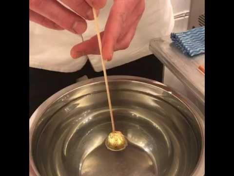 download lagu mp3 mp4 Gold Leaf Cake Pops, download lagu Gold Leaf Cake Pops gratis, unduh video klip Gold Leaf Cake Pops