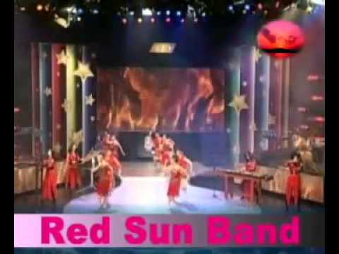 Thể hiện bởi Mặt Trời Đỏ