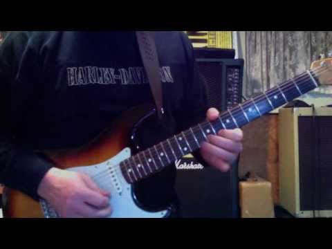 GuitarInstructor Lick of the Week 11-30-2010 - Paul Gilbert