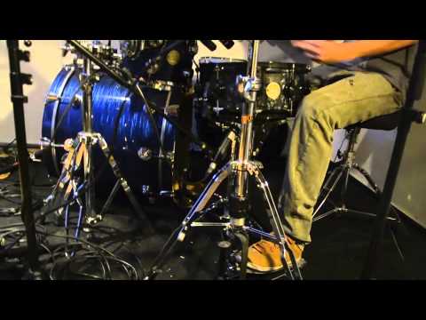 I Kissed a Girl - Arranged by Mateu Peramiquel (feat. Anaïs Vila, Nicolas Mellon, Josep Cordobés)