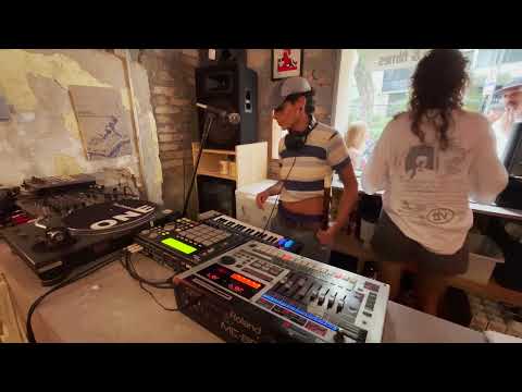 Raiany Sinara live act