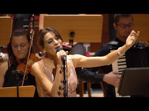 Cristina Zavalloni | Tiroler Kammerorchester InnStrumenti Südtirol - French Chansons