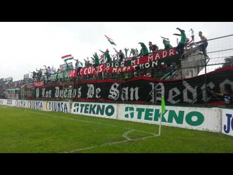 "Furia Verde vrs kute, si tenes banderas  â™ªâ™ª" Barra: Fúria Verde &bull; Club: Marathón