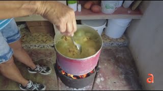 Cubanos de ciudad se ven obligados a cocinar con carbón o leña tras problemas con suministro de gas