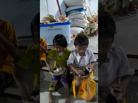 karna memang sulit dibedakan