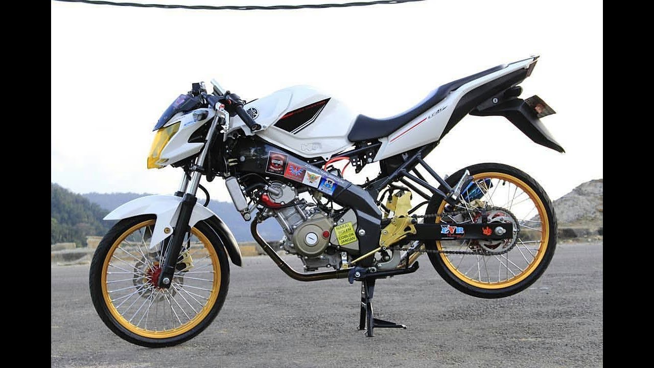 CONTOH MODIFIKASI Yamaha VIXION Velg Jari Jari Ban Cacing