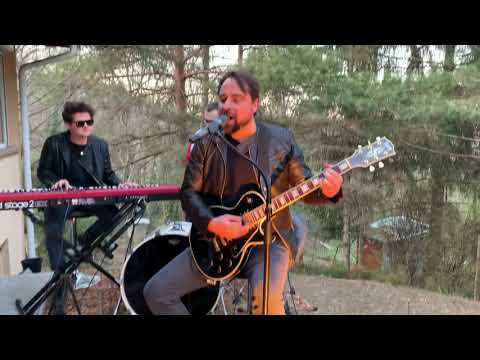 Éliás Karantén Live - The first The Last (Barry White Cover)