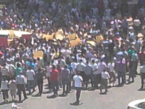 مظاهرة حاشدة أمام لجنة التحقيق الدولية في ساحة الساعة الجديدة في مدينة حمص