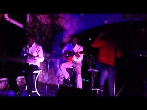 3cy257 Present_ Ralph Woody Moïse _  Yoyo (cover) @t Café T
