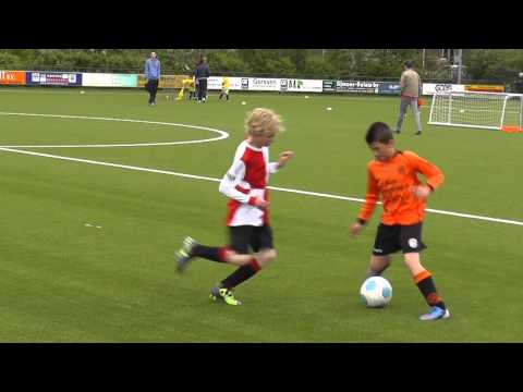 18 mei 2013 PVCV E5 - VV De Meern E5 com 1-4 Poortje door Daan