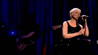 Annie Lennox Walking On Broken Glass Live (The Peace One Day Concert 2007)