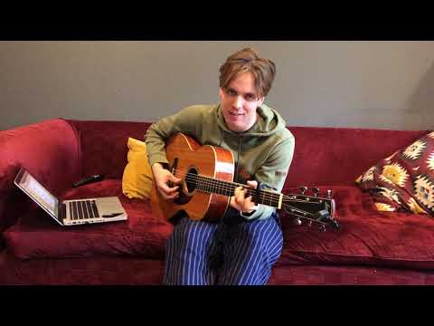 Karl-Erik Taukar "Kuule" aga seda esitab inimene, kes lugu kunagi kuulnud pole