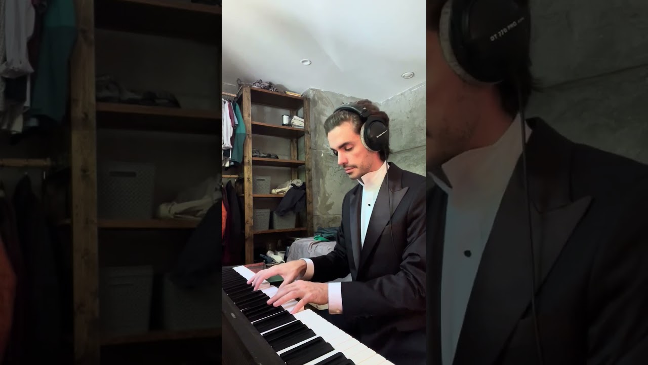 Promotional video thumbnail 3 for Solo Piano with Les