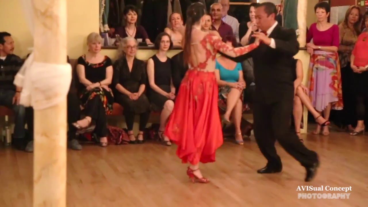 Silvana Nunez & Ivan Leonardo Romero (Tango #1) - Domingo Tango Club April 10, 2016