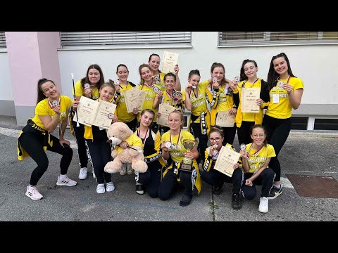 MAŽORETKE DOBOVA - skupina JUNIOR - DT 2024, parada
