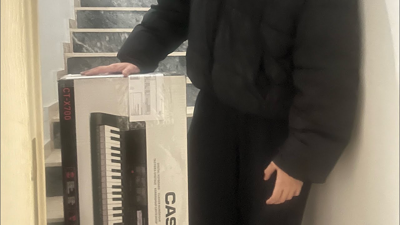 Yanımda bir şey var