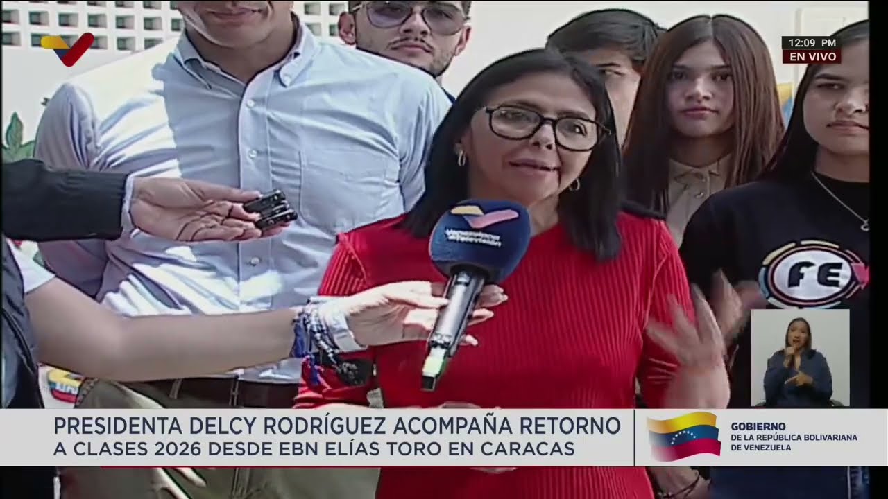 Delcy Rodríguez en acto por retorno a clases desde Escuela Básica Elías Toro en Caracas