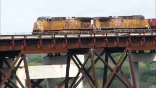 preview picture of video 'Union Pacific empty coal train on the Kate Shelley High Bridge'