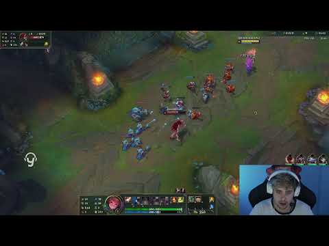 YODA SENDO SOLADO PELA KATARINA DO KAMI KKKKKKKKKK