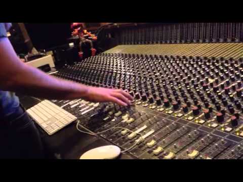 Amon from Analog Players Society Dubs Sylvan Esso