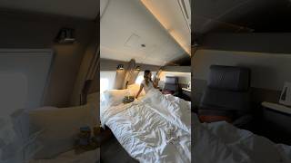Download lagu First Suite Singapore Airlines A380 #singaporeair #firstclass #sia #singaporeairline #couple #suite mp3