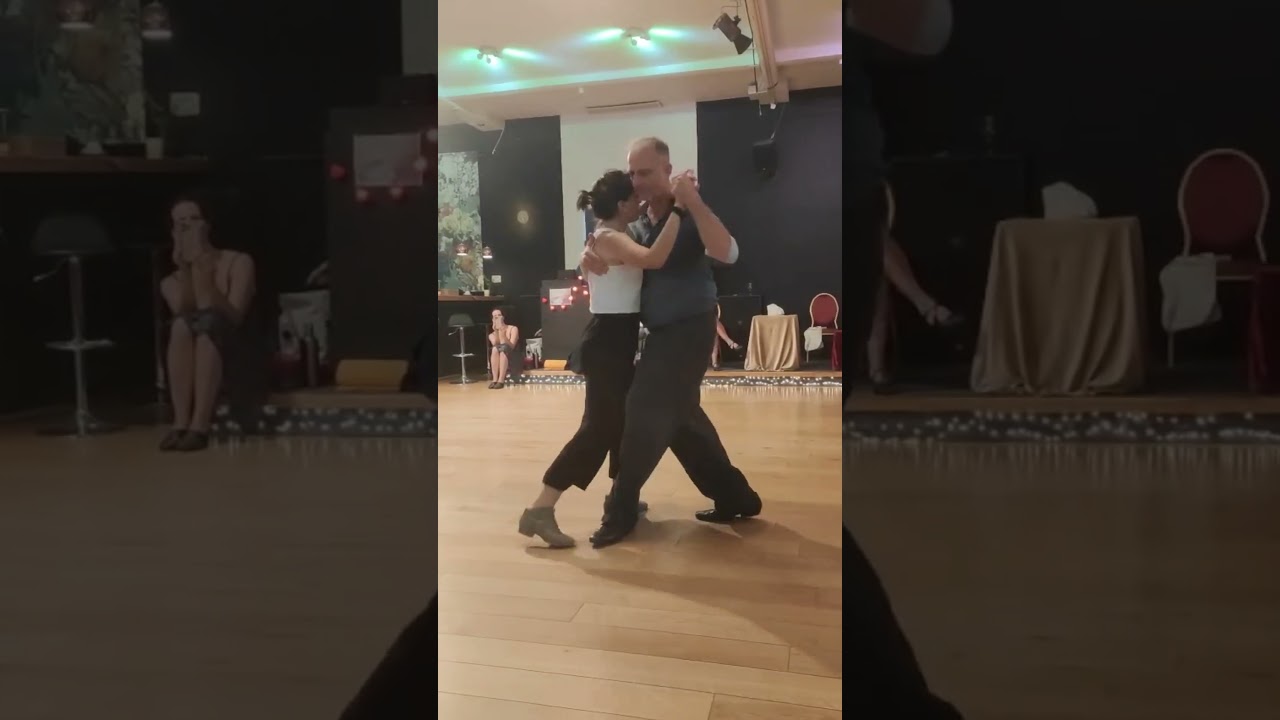 Video thumbnail for Juan D‘Arienzo Class Demo Leticia Tulllisi & Rafael Busch in Freiburg