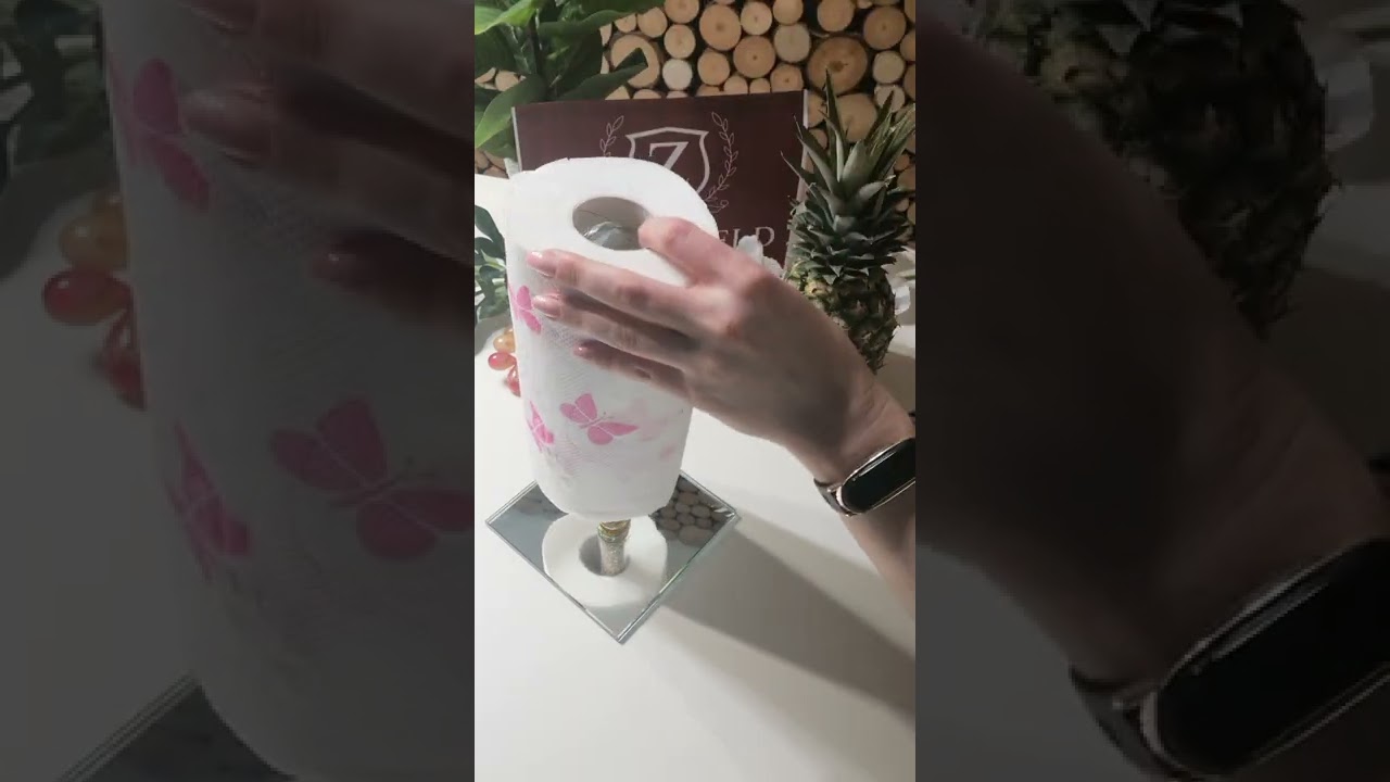 Stojak na ręcznik papierowy X330 złoty poryt, lustrzana podstawa - PREZENTACJA