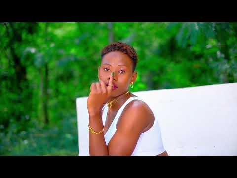 ADMIRE FT NCHAMA THE BEST_CHATUA(Official Video mp4)