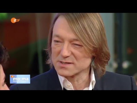 Jochen Distelmeyer covert 'Toxic' (05.02.2016 ZDF-Morgenmagazin mom)