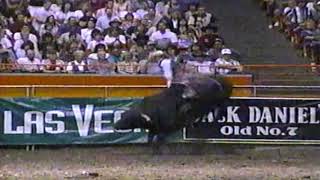 Tuff Hedeman vs Whiplash - 97 PBR Boise (86 pts)