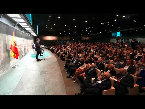 Alberto Núñez Feijóo clausura el diálogo «España en su laberinto»