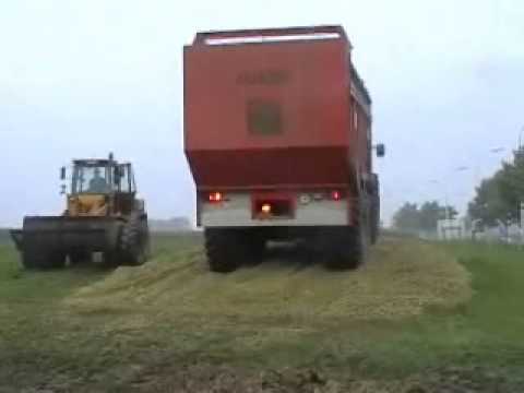 Persyn - Steelandt: Mais lossen + aandrukken.