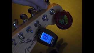 Video thumbnail for Clip-Tuners : Thomann CTG-10 vs CTC-50 by Mr.Blues