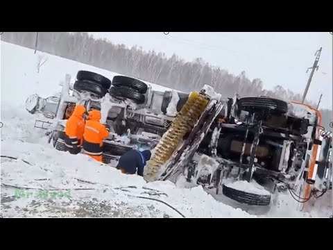 Heavy truck stuck in mud!!! Trucks with wheel drive 8x8, 6x6, 4x4 off-road! #47