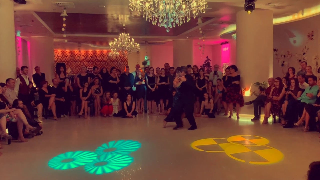 Alejandra y Adrian Veredice - Juan D'Arienzo & Alberto Echagüe - Indiferencia @ Tango VIP