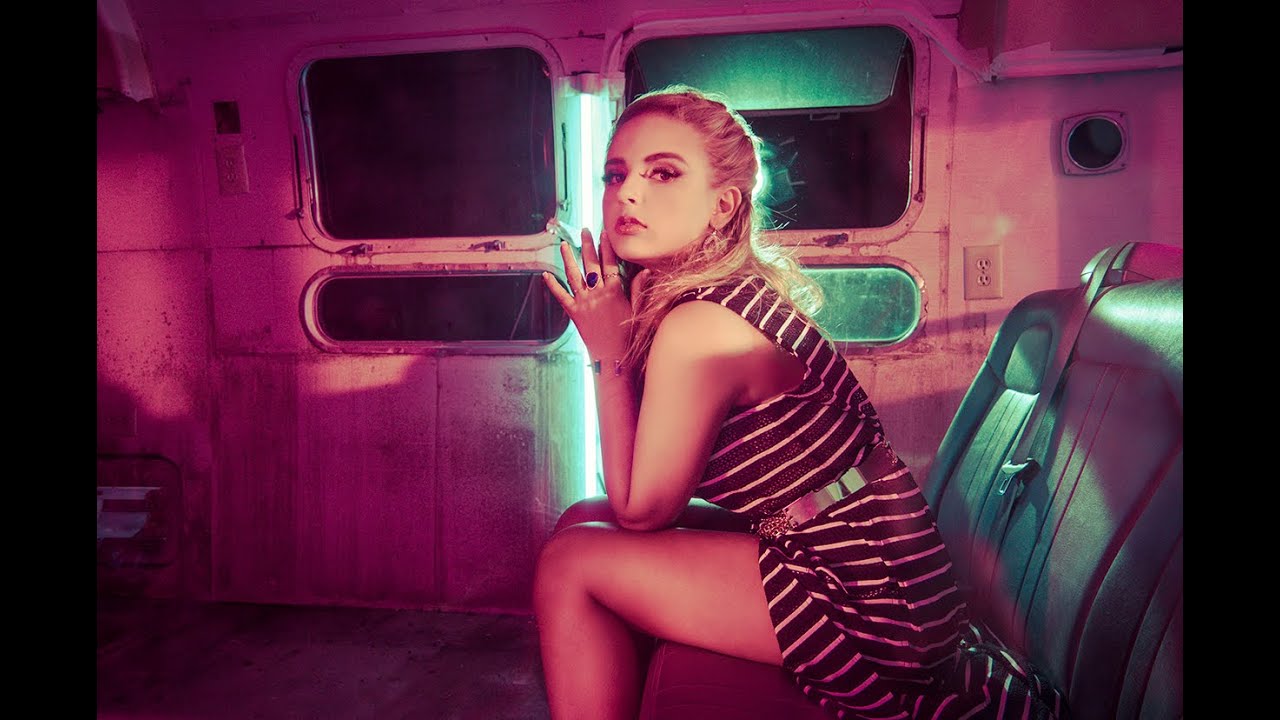 Mackenzie Nicole ft. Tech N9ne — Actin Like You Know