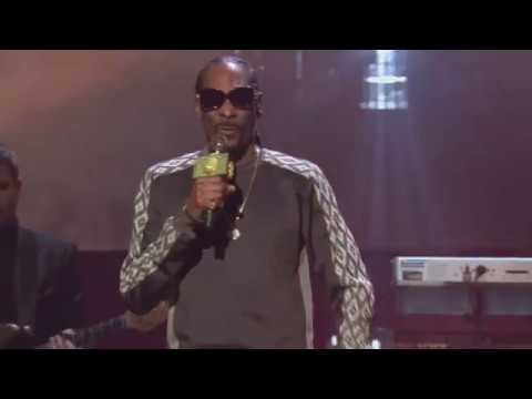 Snoop Dogg & YG perform 2017 Rock Hall Inductee Tupac's "2 of Amerikaz Most Wanted"