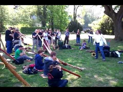 Smoke on the water - played on Didgeridoos