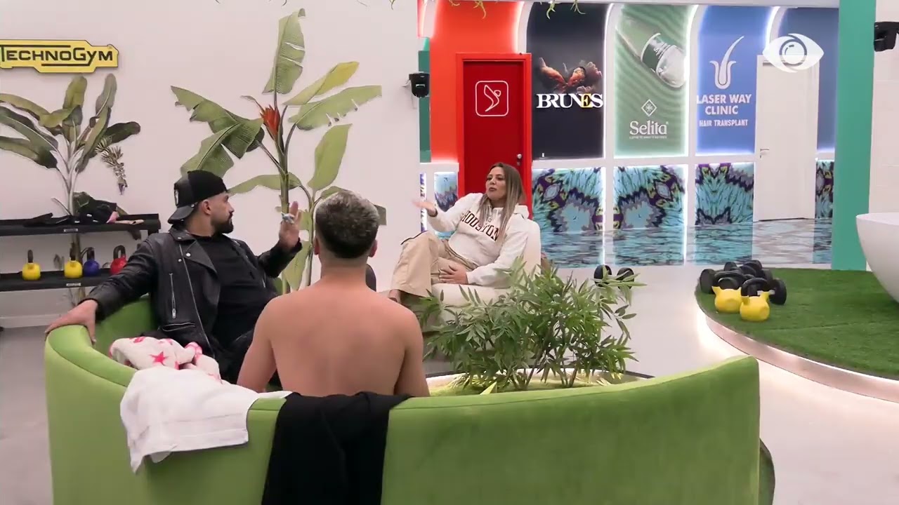 “E nxorri kokën…”/ Gjesti diskuton me Aldon dhe Gertën për Rozanën