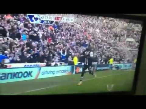 Demba Ba and Papiss Cisse celebrating a goal