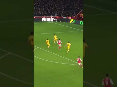 What a beauty🔥🤤 #football #love #giroud #premierleague #bessi #shorts