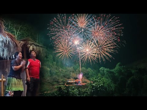 Mila never expected Viet to come back on New Year’s Eve. - Ly Tieu Mila