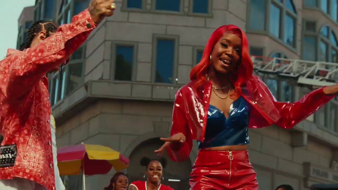 Cookiee Kawaii – Vibe (If I Back It Up) (remix) (ft. Tyga) (Audio, Lyrics, Video) - Click to play