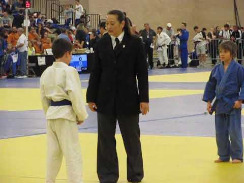 Tremendous Throw from Georgian Grip by Tiny Judo Assassin!